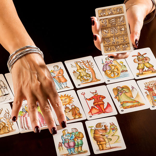 Tarot und Kartenlegen